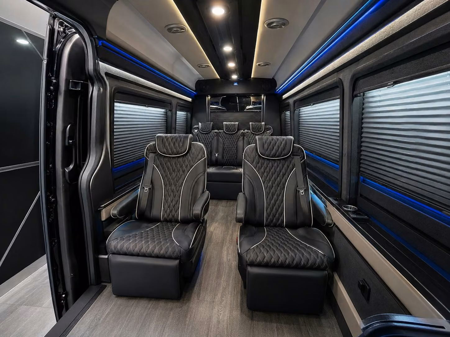 corporate groups and convention travelers rely on indio airport transportation every week